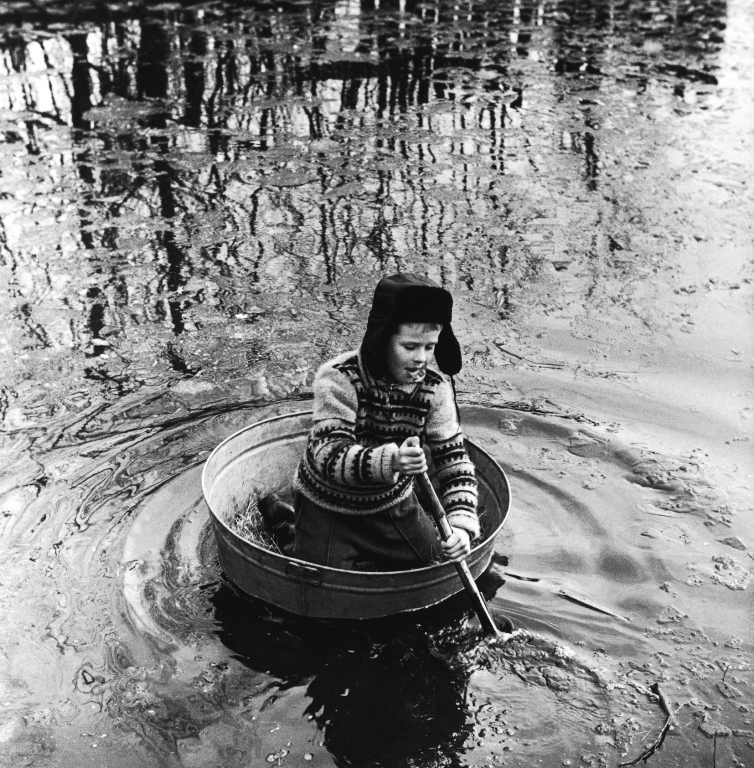 malenkij-moryak-1973-fotograf-antanas-sutkus_original[1].jpg