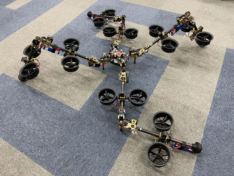 More information about "В Японии создали робота SPIDAR, который летает и ходит с помощью пропеллеров"