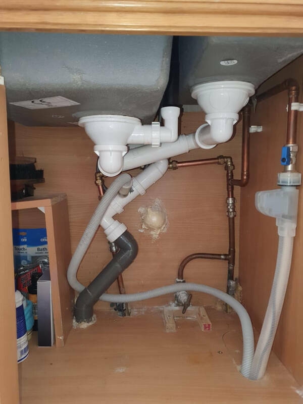 the_extreme_world_of_plumbing_640_high_04[1].jpg