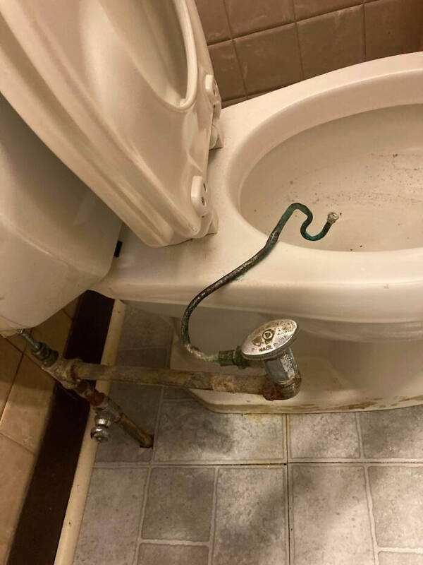 the_extreme_world_of_plumbing_640_high_27[1].jpg