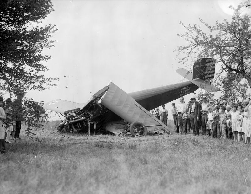 vintage-aviation-accidents-14.jpeg