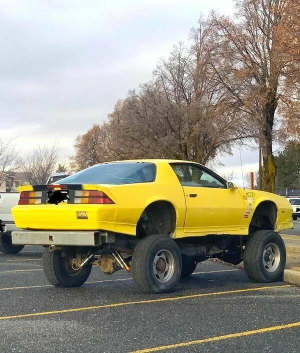 wild_and_wacky_rides_insane_vehicle_modifications_640_high_39[1].jpg