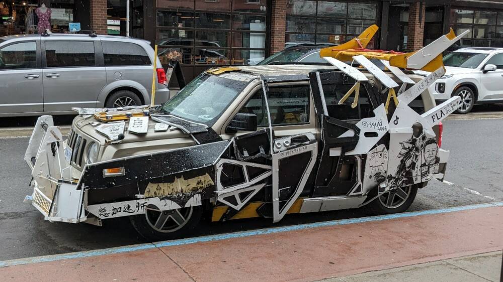 insane_rides_the_craziest_vehicles_on_the_road_21[1].jpg