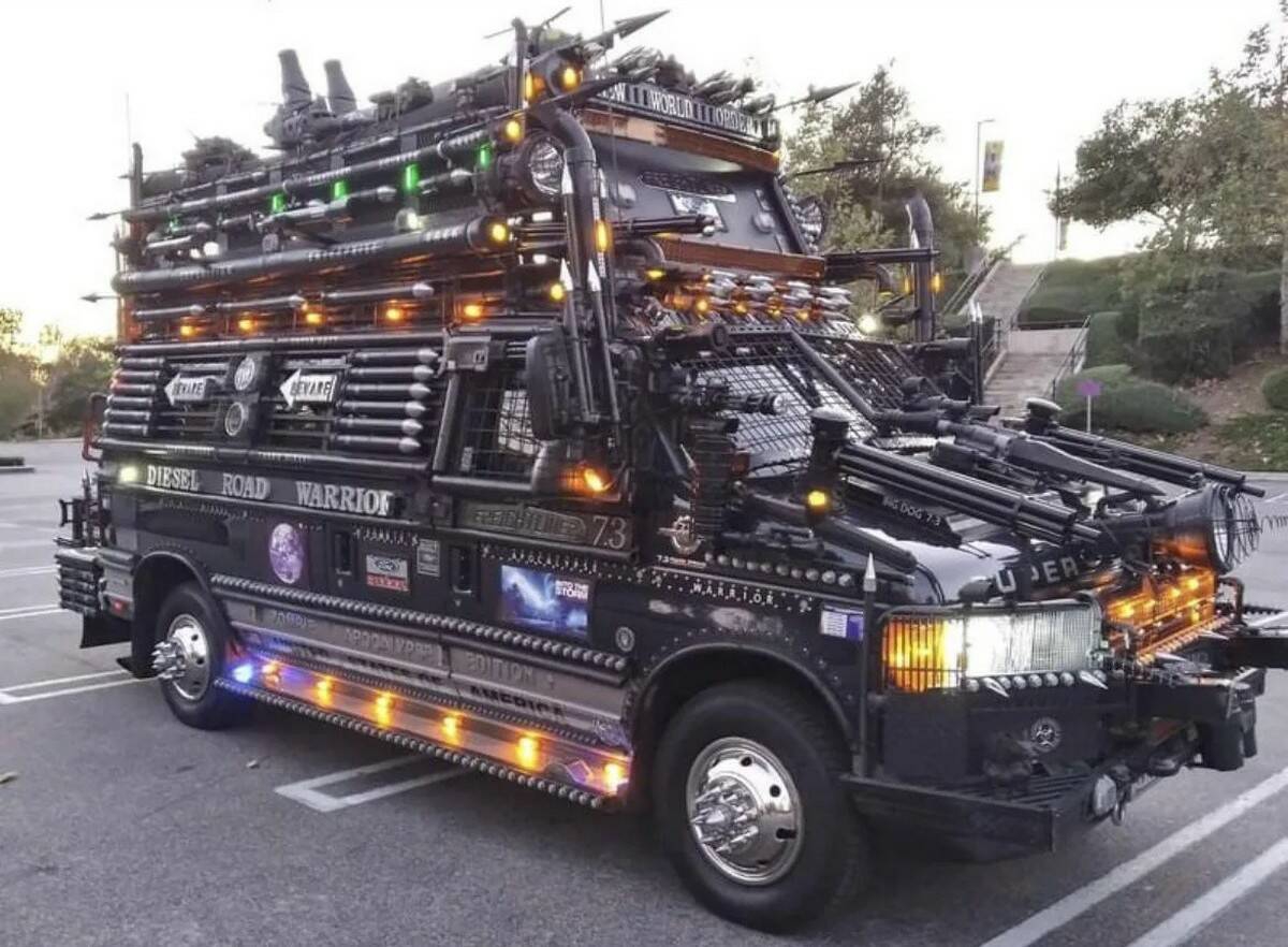 insane_rides_the_craziest_vehicles_on_the_road_41[1].jpg