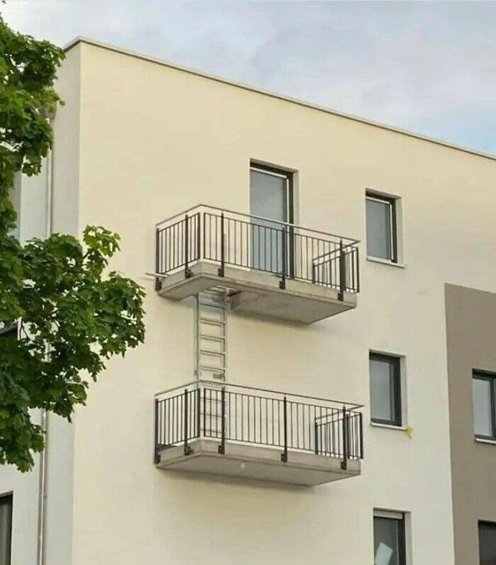 unfortunate_fails_that_make_you_cringe_and_laugh_at_the-19[1].jpg