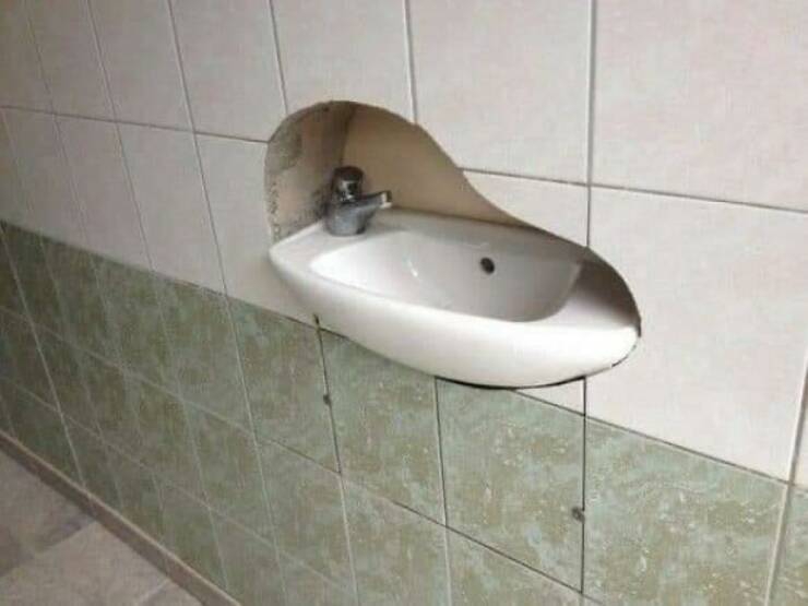 unfortunate_fails_that_make_you_cringe_and_laugh_at_the_same_time_640_23[1].jpg
