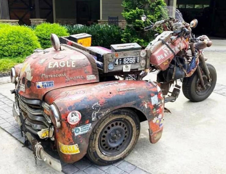 insane_rides_the_wildest_and_weirdest_vehicles_on_the_road_640_13[1].jpg
