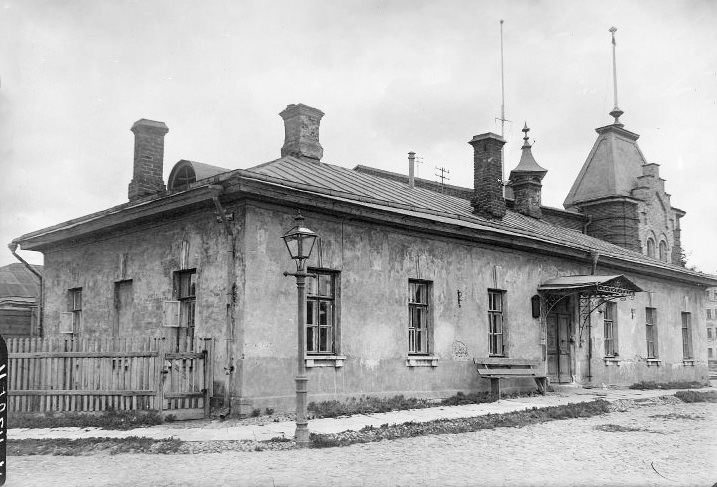 1911952 Сторожевой дом при Бабьегородской плотине.jpg