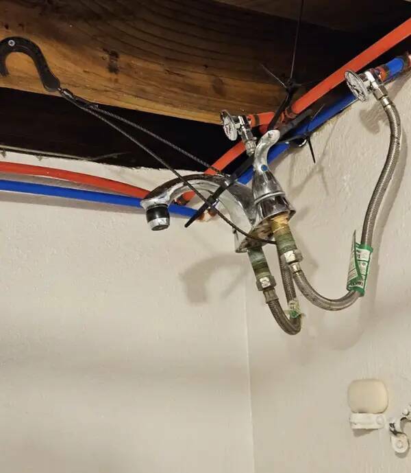 epic_diy_fails_the_hilarious_misadventures_of_handy_individuals_640_high_04[1].jpg