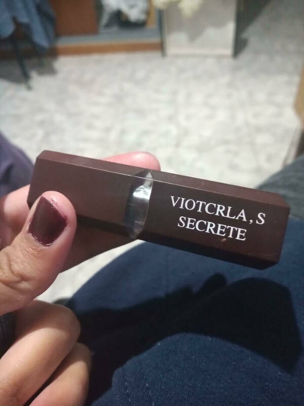 entertaining_knockoff_brands_that_never_disappoint_640_high_10[1].jpg