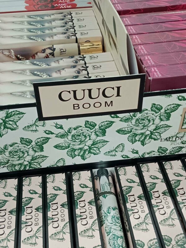 entertaining_knockoff_brands_that_never_disappoint_640_high_26[1].jpg