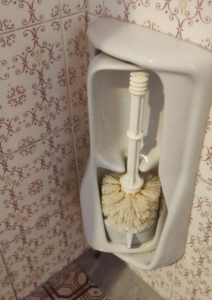 design_oversights_everyday_items_that_make_cleaning_a_nightmare_640_40.jpg