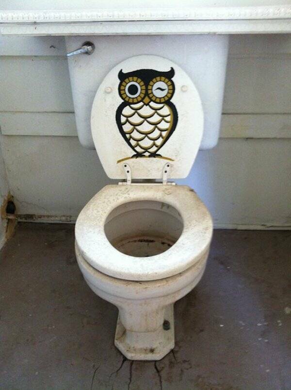 unbelievable_toilet_designs_that_will_blow_your_mind_640_high_10[1].jpg