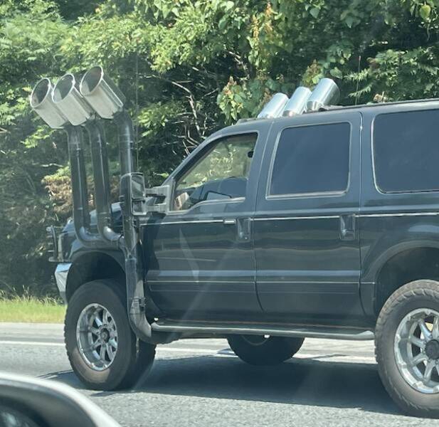 unconventional_and_crazy_vehicles_on_the_road_640_22[1].jpg
