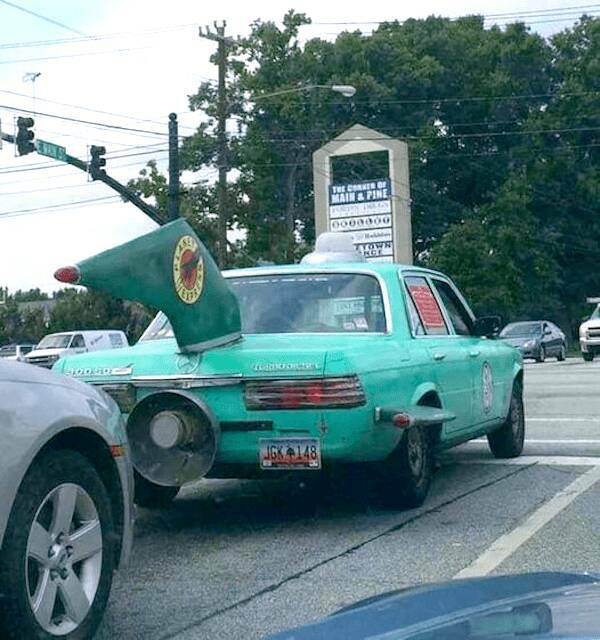 unconventional_and_crazy_vehicles_on_the_road_640_high_04[1].jpg