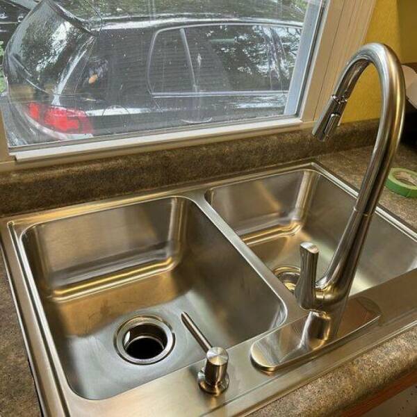 when_not_trying_leads_to_hilarious_job_fails_640_04[1].jpg