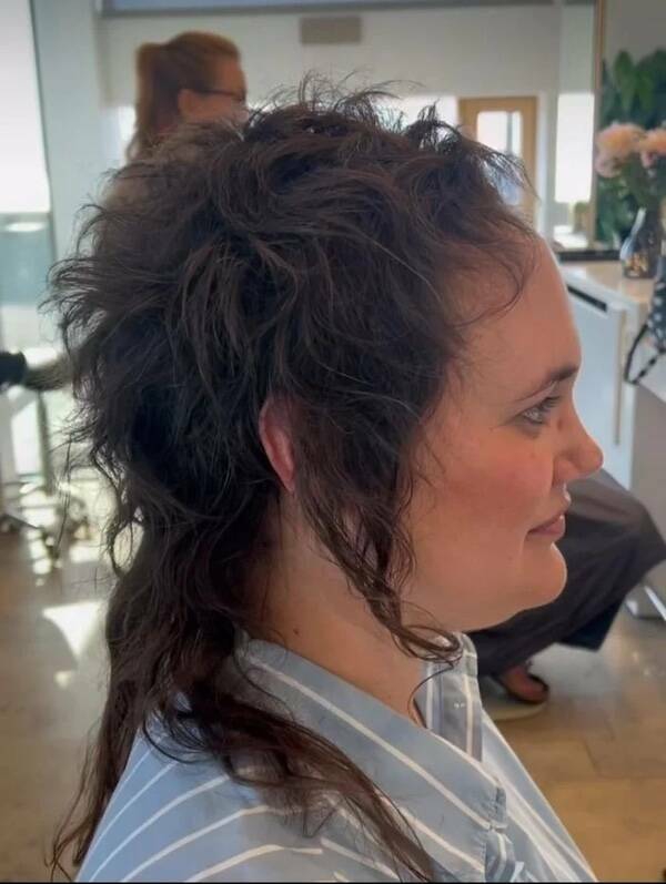 wild_haircuts_that_defy_all_logic_640_high_15[1].jpg