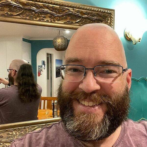 wild_haircuts_that_defy_all_logic_640_high_37[1].jpg