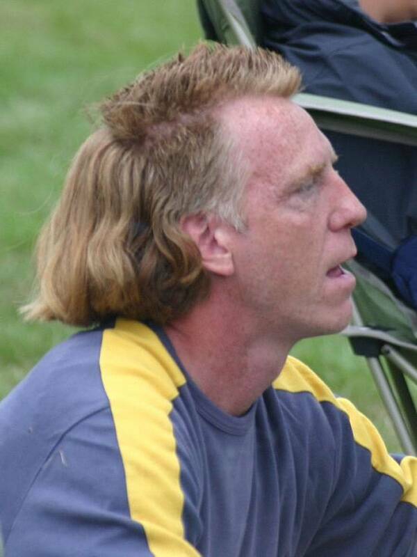 wild_haircuts_that_defy_all_logic_640_high_41[1].jpg