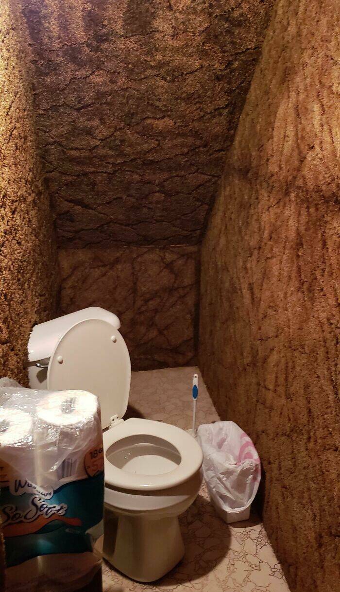 epic_bathroom_design_fails_thatll_leave_you_scratching_y-12[1].jpg