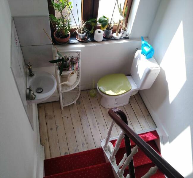 epic_bathroom_design_fails_thatll_leave_you_scratching_y-14[1].jpg