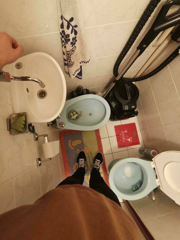 epic_bathroom_design_fails_thatll_leave_you_scratching_y-7[1].jpg