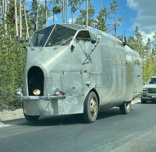 epic_car_mods_that_went_hilariously_wrong_640_12[1].jpg
