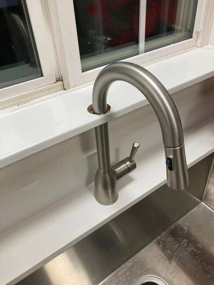epic_work_blunders_that_are_both_funny_and_cringeworthy_640_high_31[1].jpg