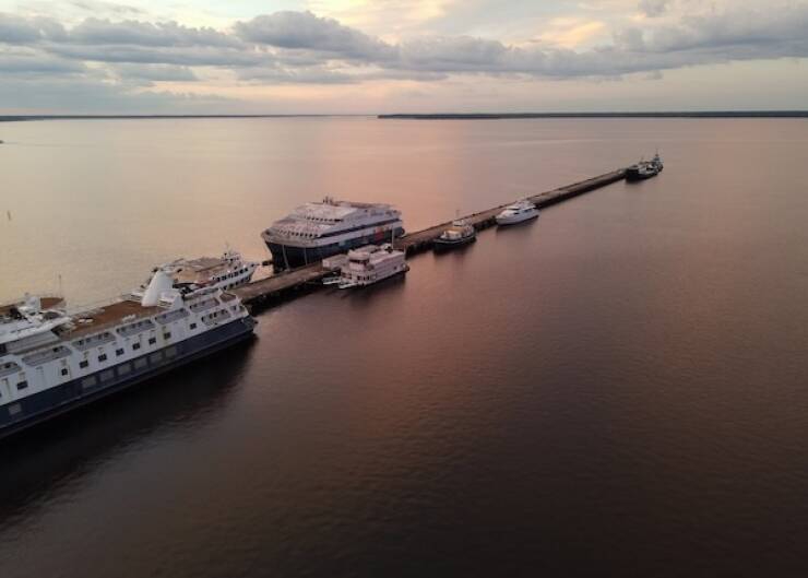 haunting_images_from_a_deserted_cruise_ship_640_10.jpg