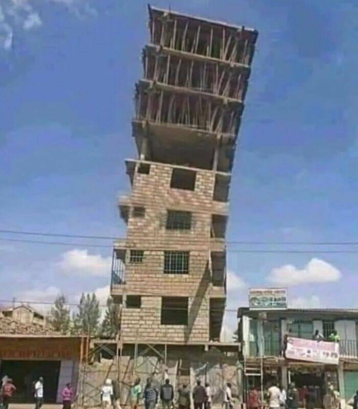 hilariously_bad_architecture_that_makes_no_sense_640_high_07[1].jpg
