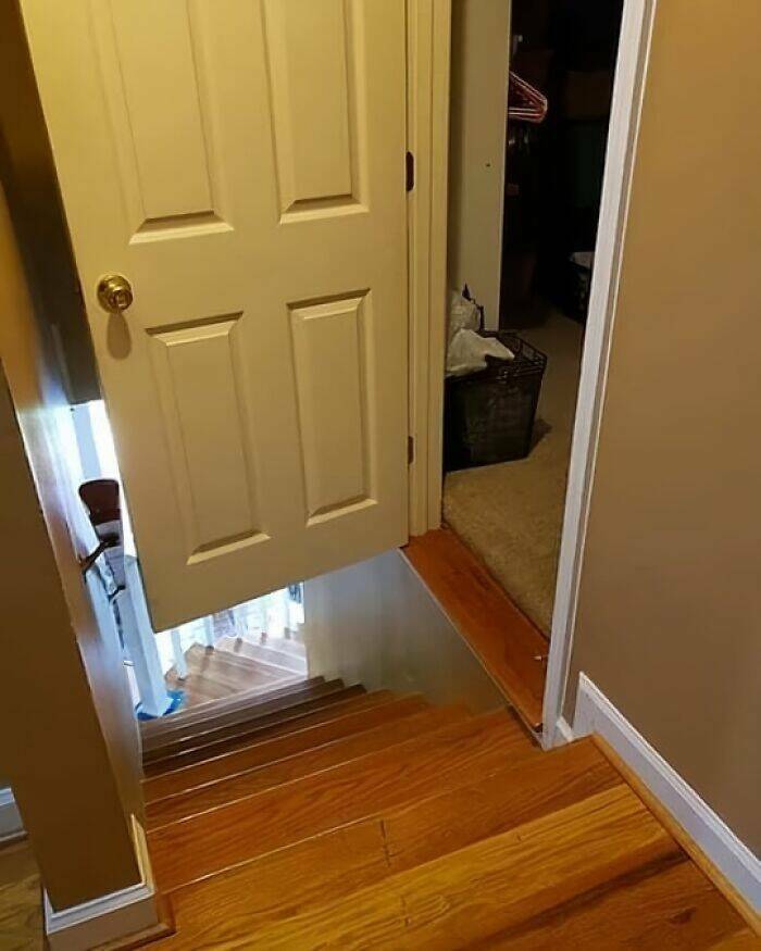hilariously_bad_architecture_that_makes_no_sense_640_high_08[1].jpg