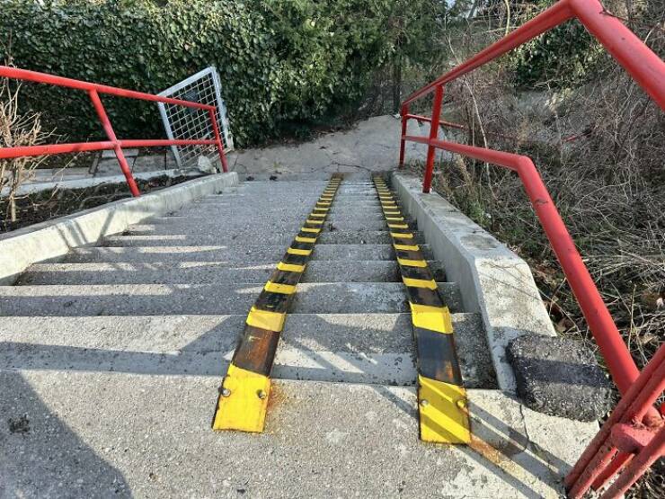these_stairs_will_make_you_rethink_your_life_choices_640_25[1].jpg