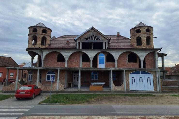 hilariously_bad_construction_fails_that_defy_logic_640_33[1].jpg