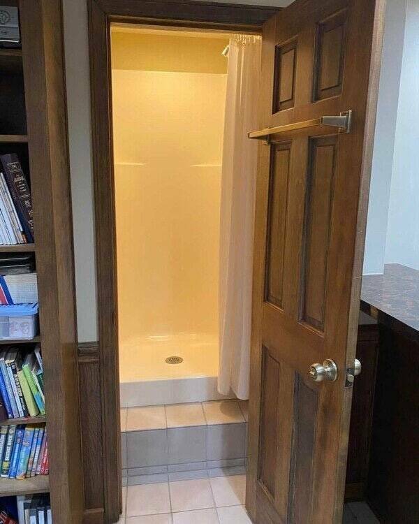 hilariously_bad_construction_fails_that_defy_logic_640_high_28[1].jpg