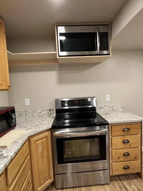 hilariously_bad_construction_fails_that_defy_logic_640_high_36[1].jpg