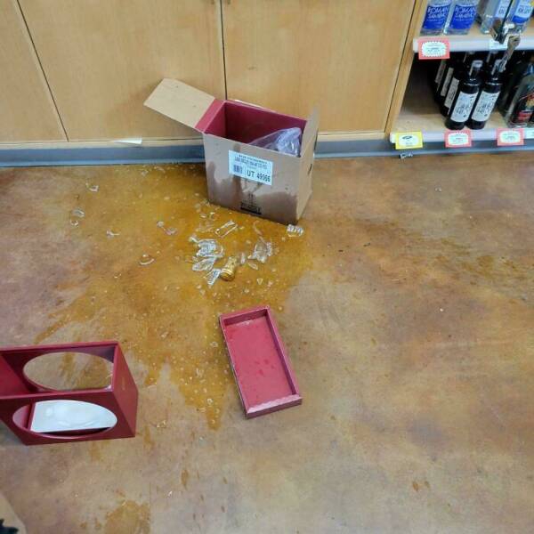 these_workplace_disasters_prove_some_days_are_just_cursed_640_07.jpg