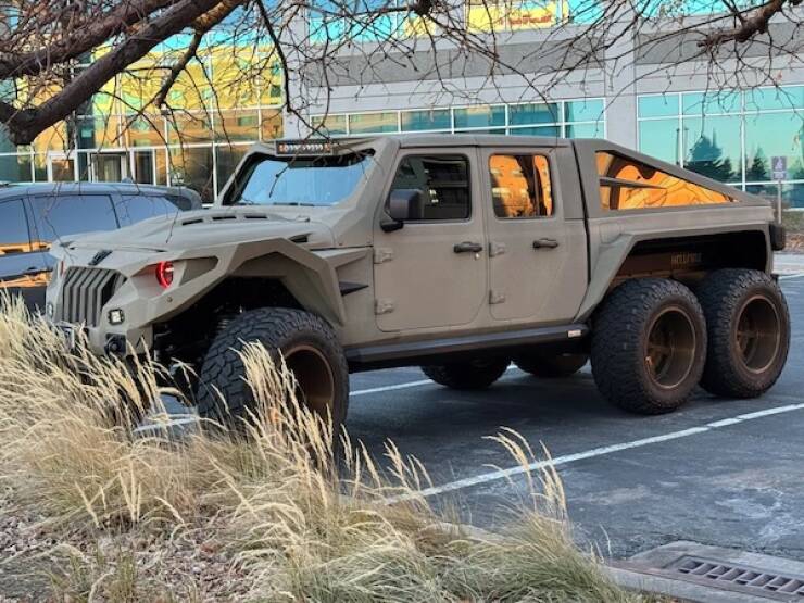 jeeps_so_chaotic_even_offroad_trails_would_reject_them_640_12.jpg