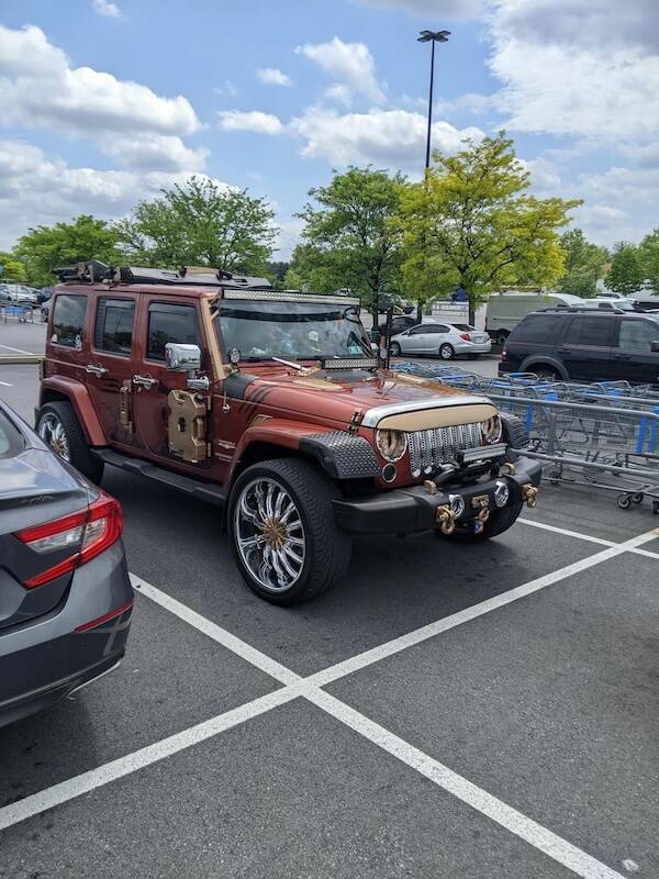 jeeps_so_chaotic_even_offroad_trails_would_reject_them_640_high_26.jpg