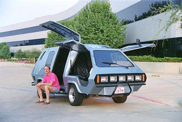 neobychnyj-retrofuturisticheskij-kemper-phoenix-van-10.jpg