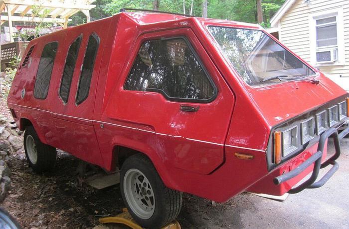 neobychnyj-retrofuturisticheskij-kemper-phoenix-van-11.jpg
