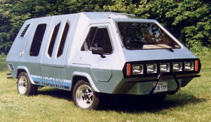 neobychnyj-retrofuturisticheskij-kemper-phoenix-van-8.jpg