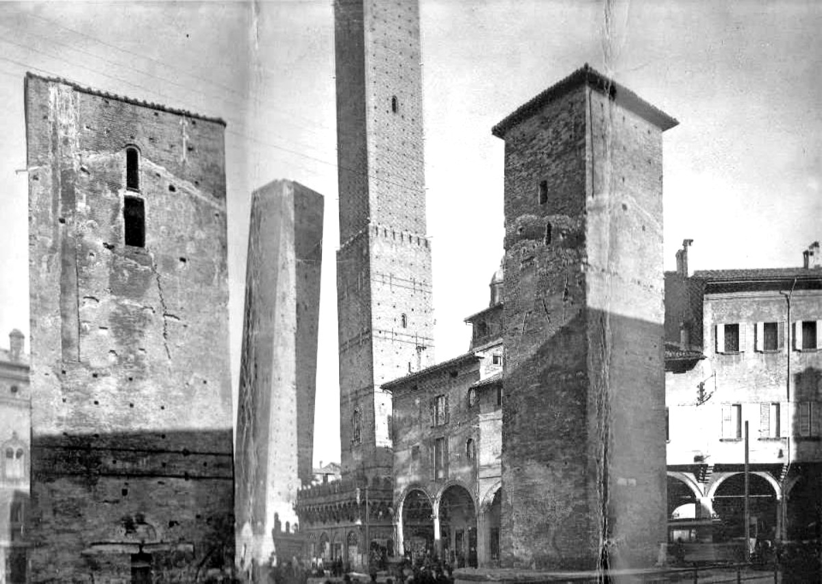 towers-of-bologna-5.jpg
