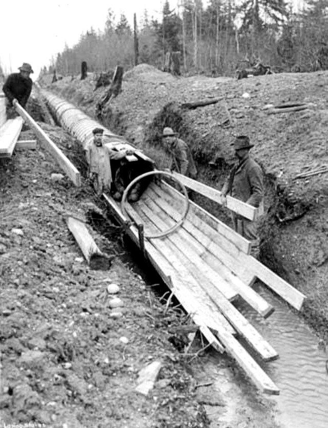 wooden-water-pipeline-14.jpg