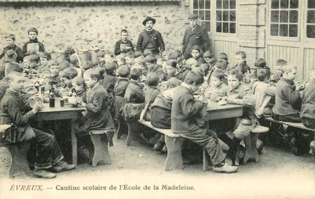 wine-in-french-school-6.jpg
